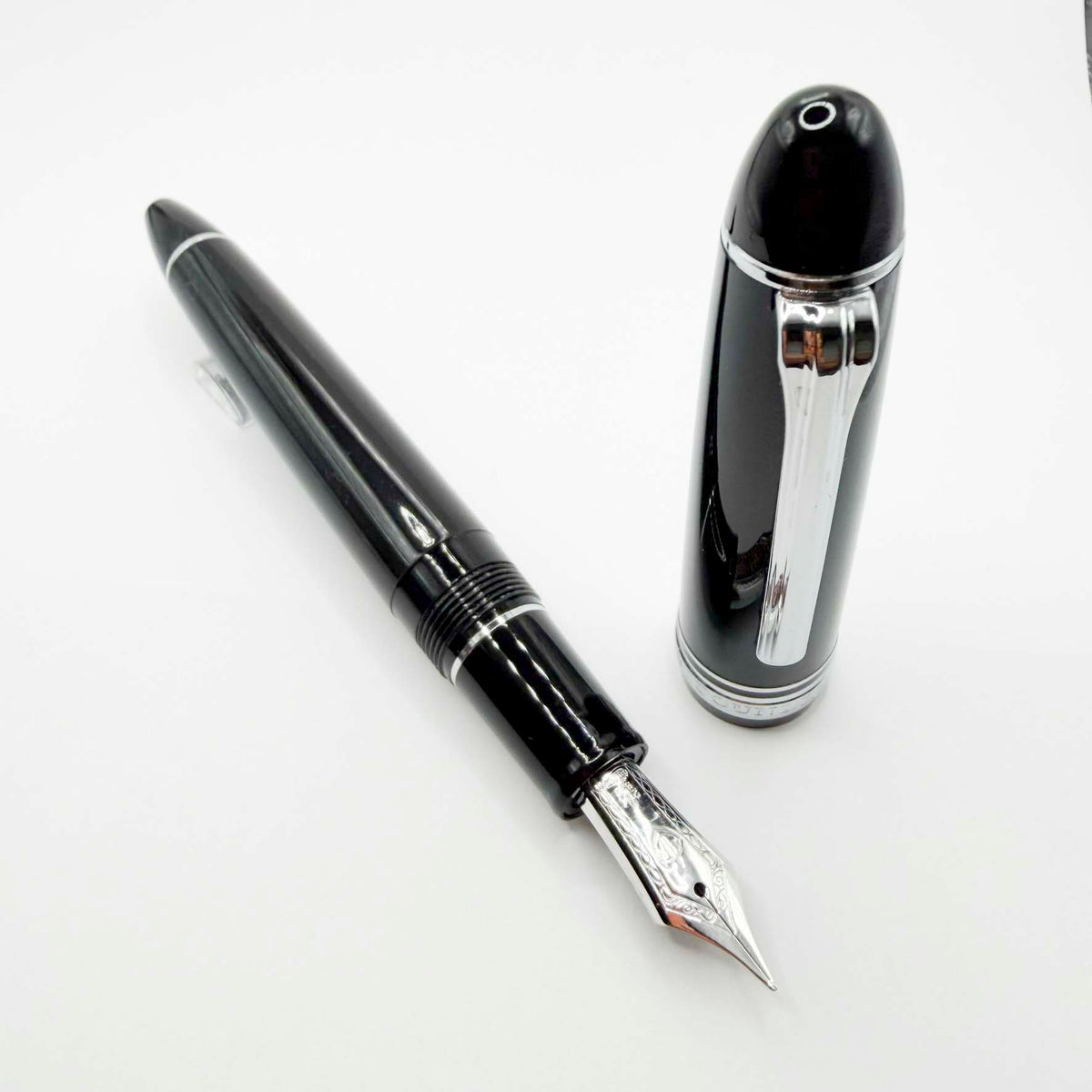 Sailor 1911L Large Black Fountain  Pen - Broad 21kt Gold Nib
