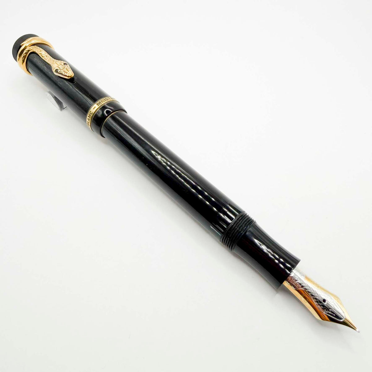 Montblanc Agatha Christie Vermeil Writer Series Limited Edition Fountain Pen - Fine 18kt Gold Nib