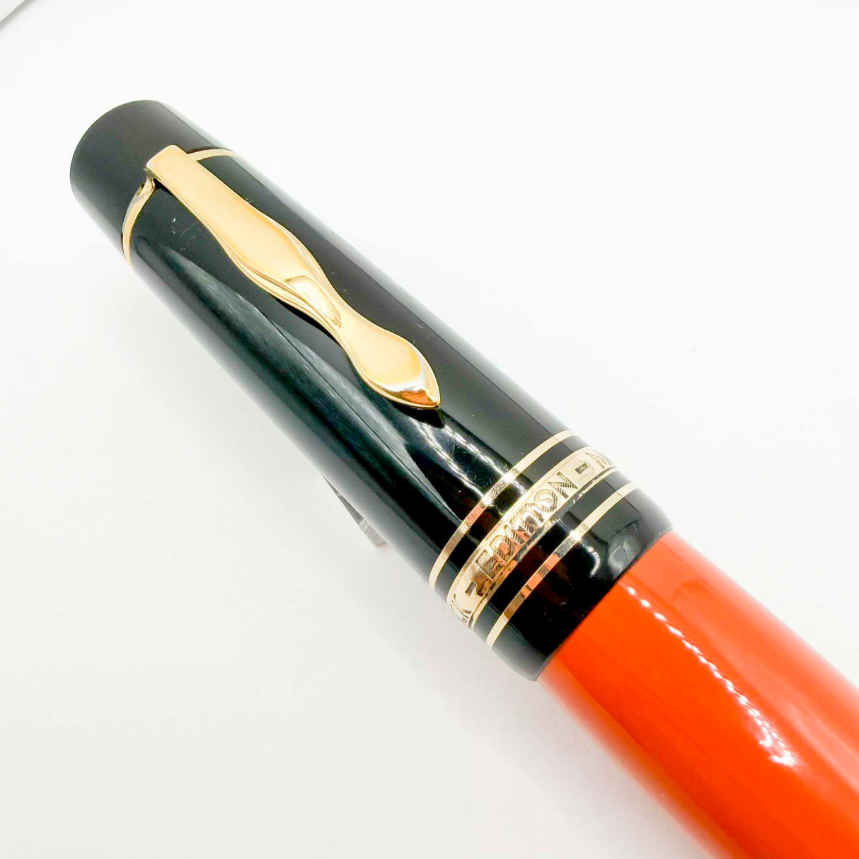 Montblanc Ernest Hemingway Writers Series Limited Edition Fountain Pen  - Fine 18kt Gold Nib