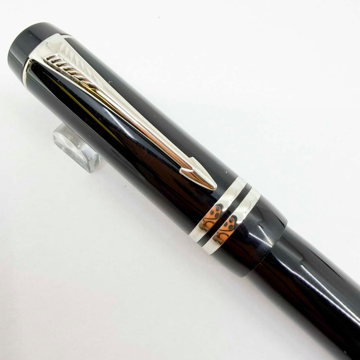 Parker Duofold International (Standard Size) Black/Platinum-Plated Trim Fountain Pen  - Medium 18kt Gold Nib