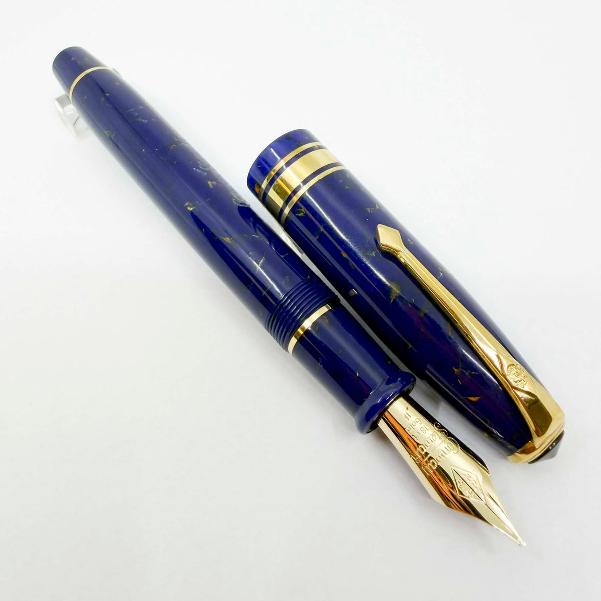 Conway Stewart 100 Dark Blue with Golden Amber Flecks  Fountain Pen - Italic Fine 18kt Gold Nib