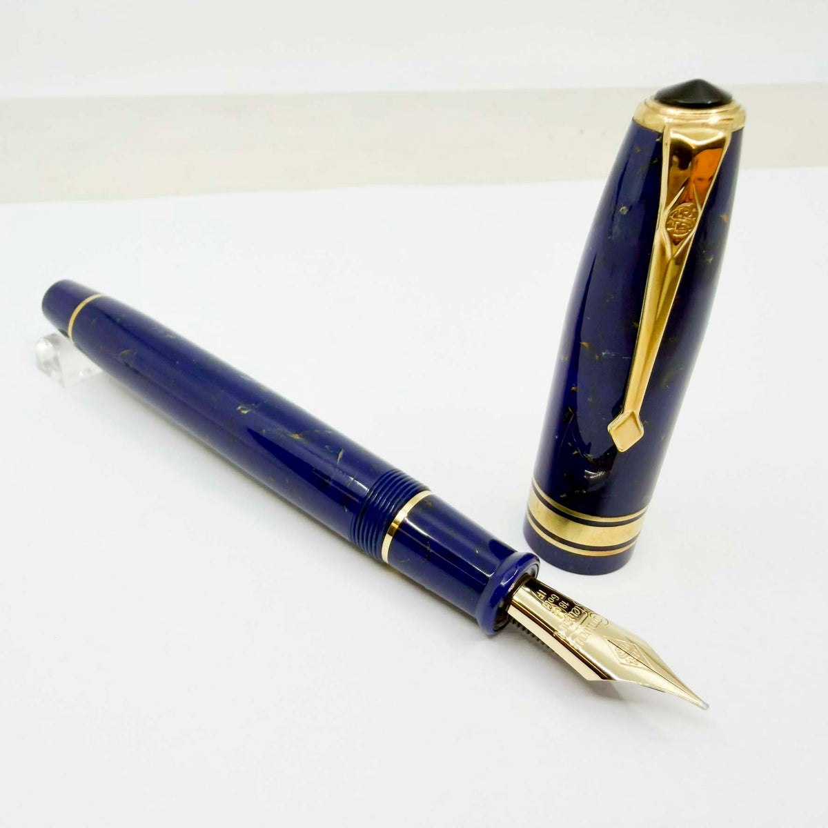 Conway Stewart 100 Dark Blue with Golden Amber Flecks  Fountain Pen - Italic Fine 18kt Gold Nib