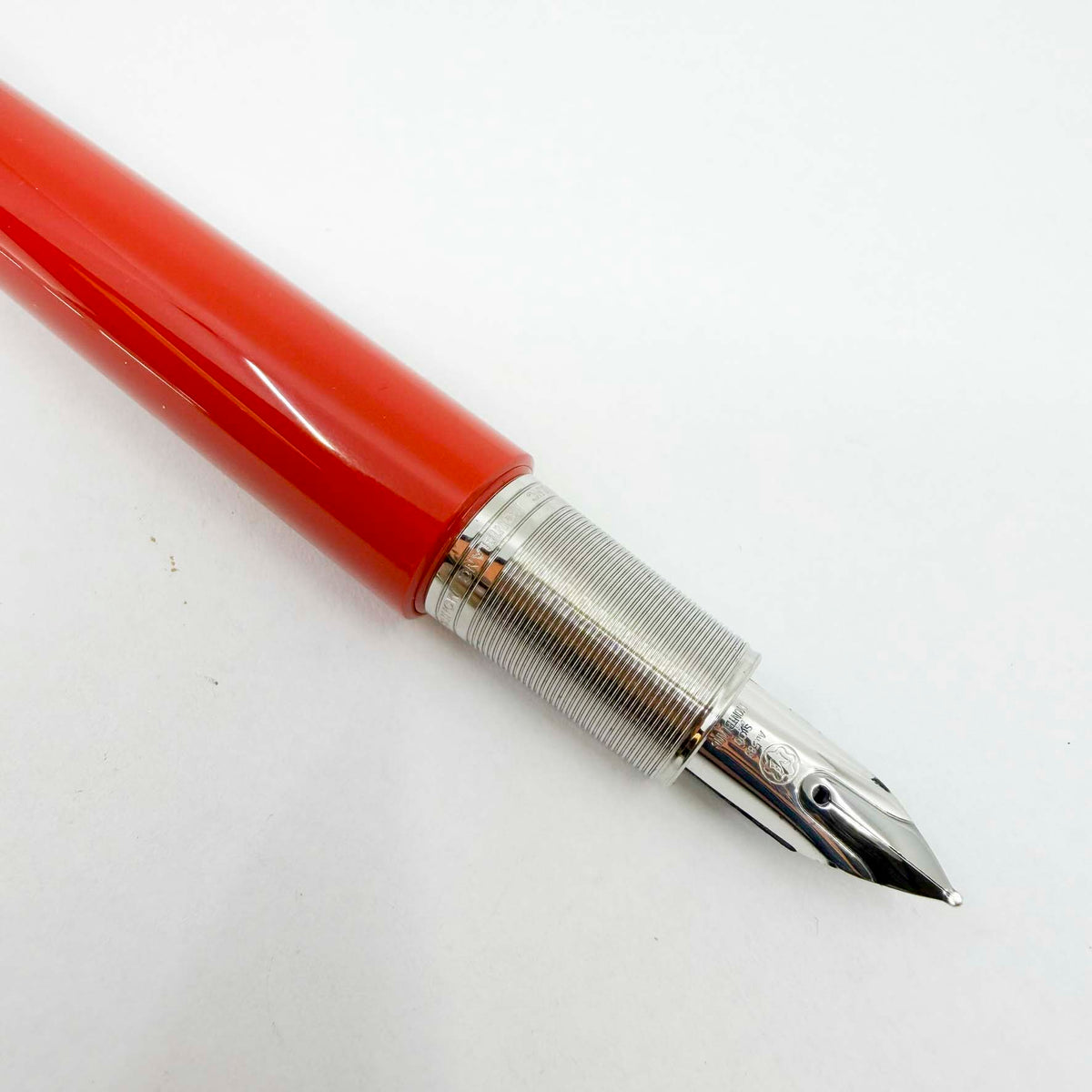 Montblanc Marc Newsom M ULTRA RED Special Edition Fountain Pen - Medium 14kt Gold Nib