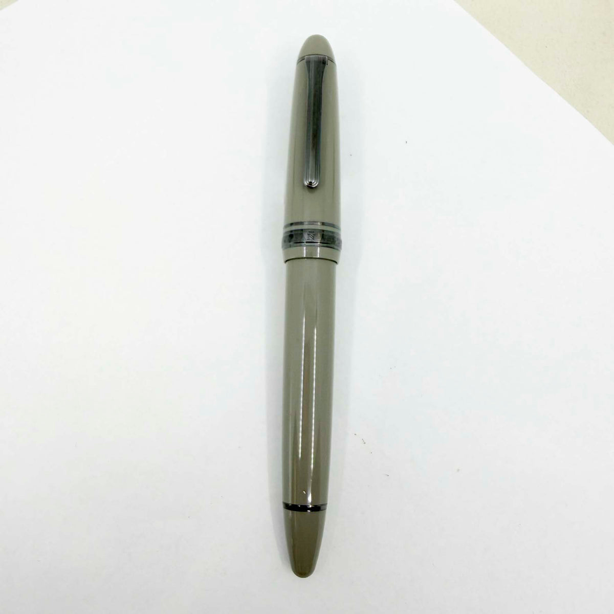 Sailor 1911 Large Special Edition Light Gray Themis  Fountain Pen - Medium 21kt Gold Nib
