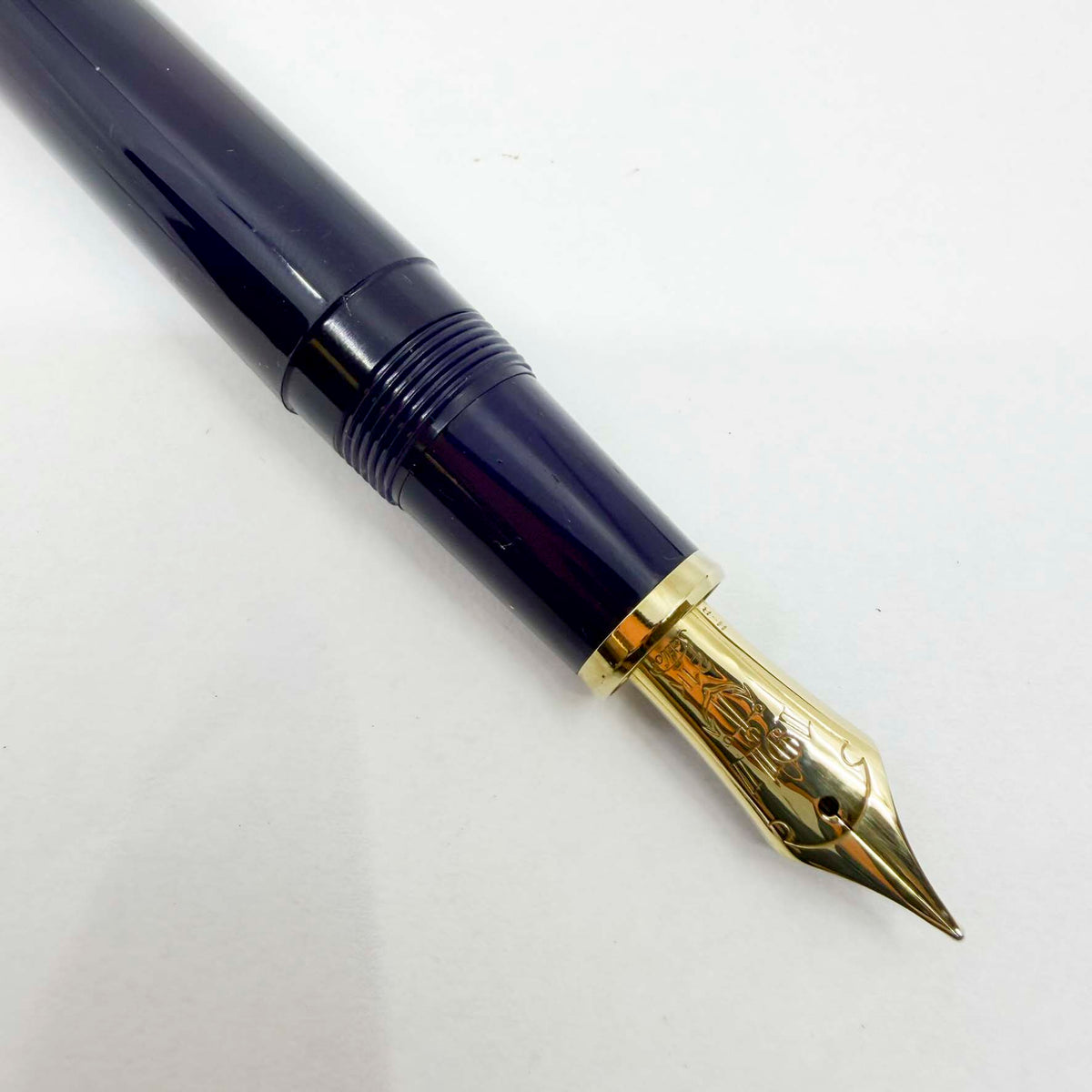Sailor Profit Large Navy Blue Fountain Pen - Broad 21kt Gold Nib