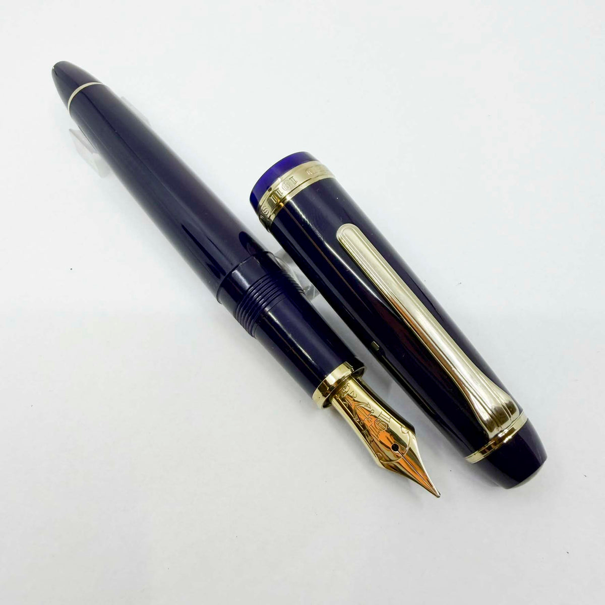 Sailor Profit Large Navy Blue Fountain Pen - Broad 21kt Gold Nib