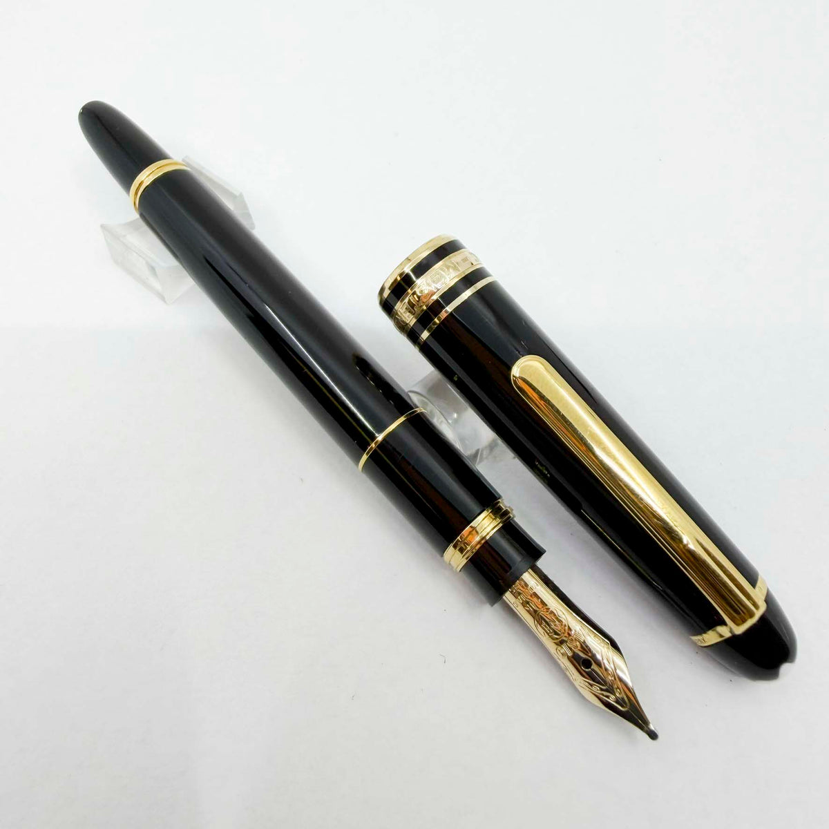Montblanc Meisterstuck Mozart Black Resin Fountain Pen - Medium 14kt Gold  Nib