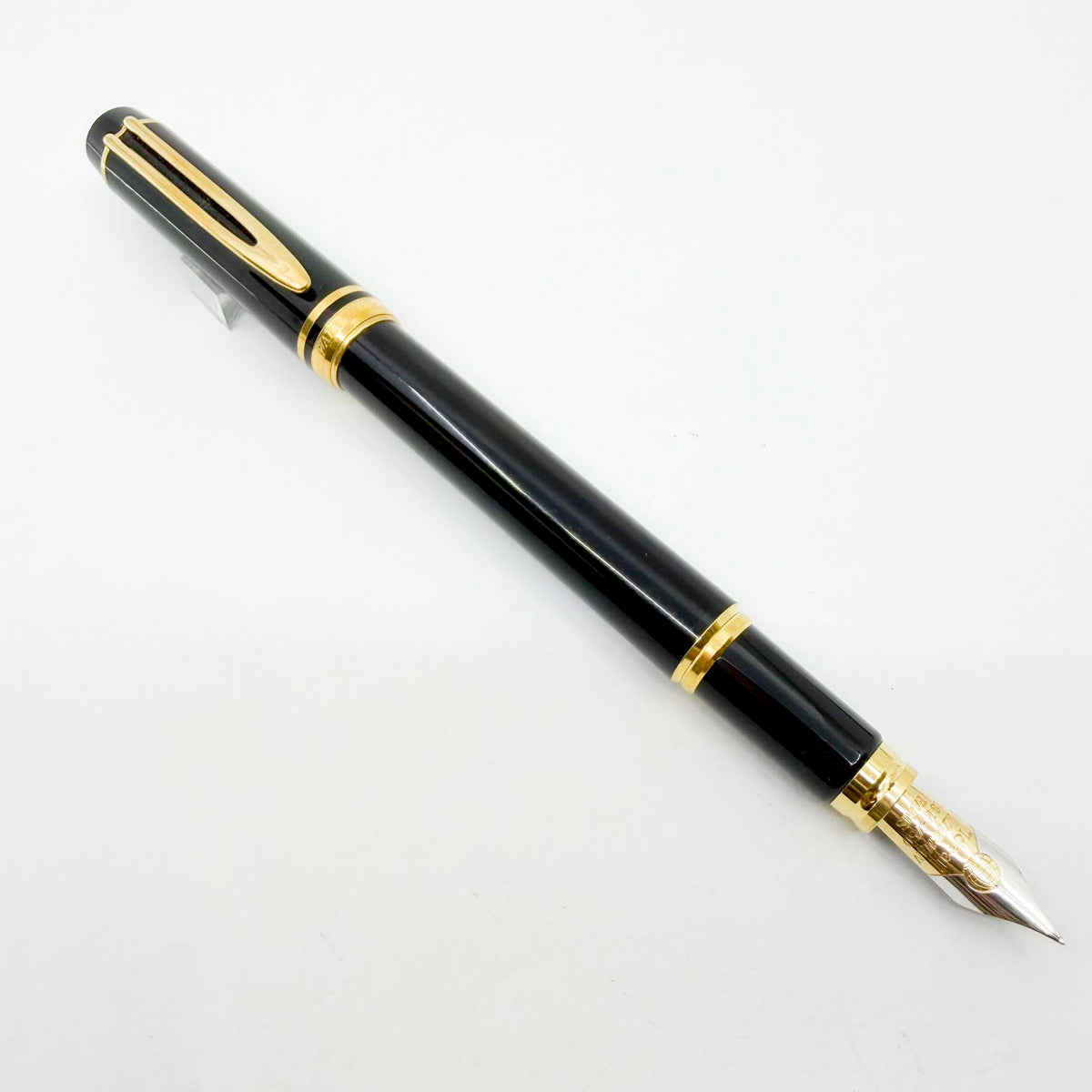 Waterman Man 100 Black Fountain Pen - Fine 18kt Gold Nib