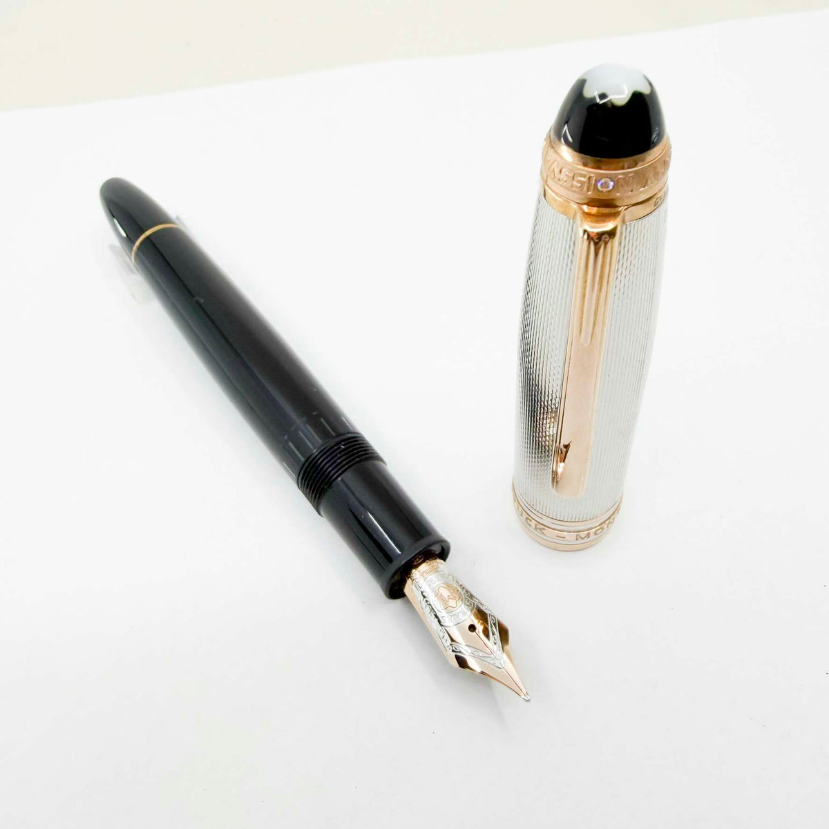 Montblanc Meisterstuck 75th Anniversary "1924" LeGrand Doue Numbered Limited Edition Solitaire Barleycorn Sterling Silver Fountain Pen - Medium 18kt Gold Nib - MINT