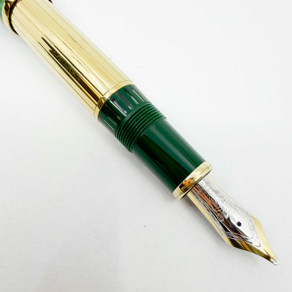 Montblanc Solitaire 146 Czar Nikolai LeGrand Fountain Pen - Striped Malachite Cap/Gold Vermeil Pinstriped Barrel & Cap Trim - Broad 18kt Gold Nib