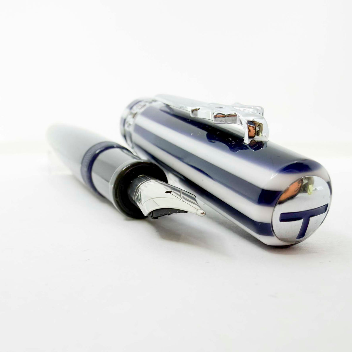 THINK Major League Baseball New York Yankees Special Edition Fountain Pen - Medium Stainless Steel Nib