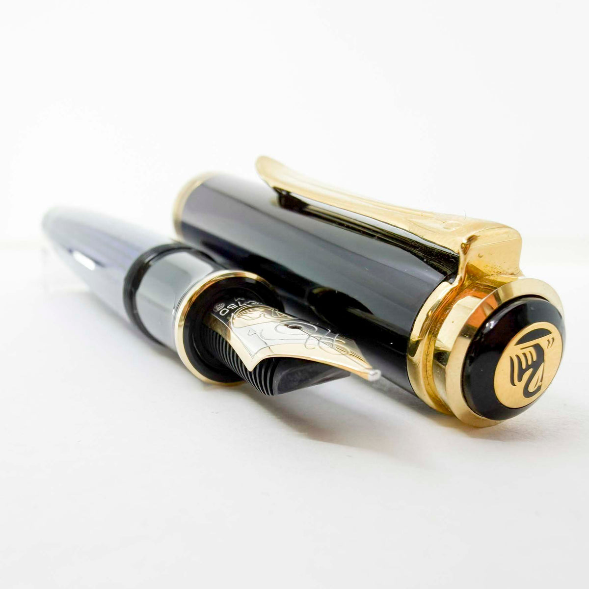 Pelikan Early M800 Black Cap/Blue Striated Barrel Fountain Pen - Medium 18kt Gold PF Nib