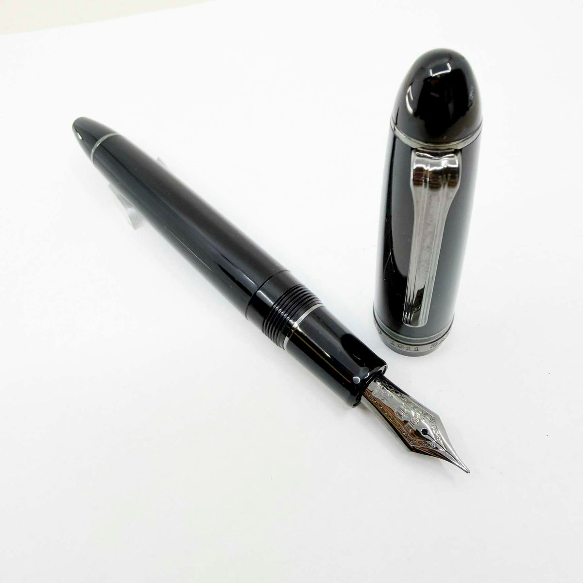 Sailor 1911 Large Black Luster Special Edition Fountain Pen - Medium 21kt Gold Nib