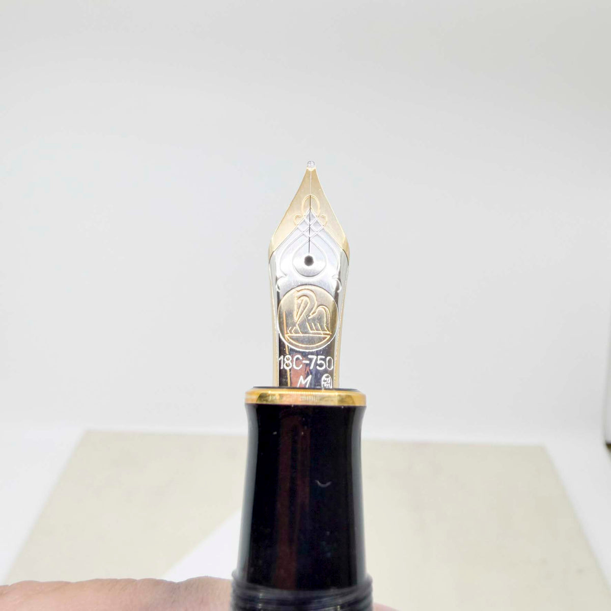 Pelikan M900 Toledo Gold Vermeil Fountain Pen - Medium 18kt Gold Nib - 1990's - Original Box & Certificate Booklet - MINT