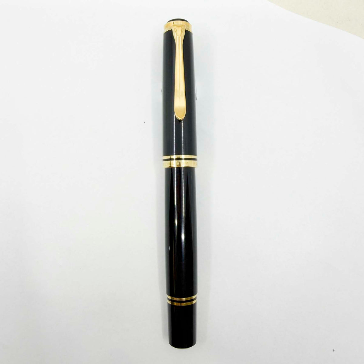 Pelikan Souveran M1000 Black Fountain Pen with Gold-Plated Trim - Medium 18kt Gold Nib