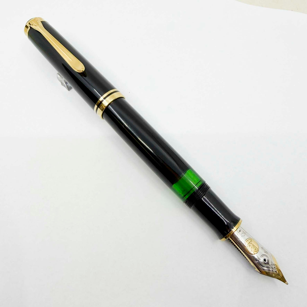 Pelikan Souveran M1000 Black Fountain Pen with Gold-Plated Trim - Medium 18kt Gold Nib