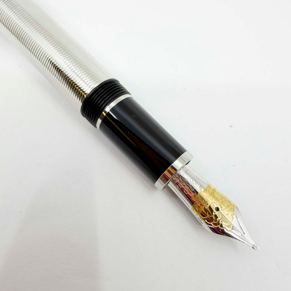 Montblanc William Faulkner Writers Edition Fountain Pen - Medium 18kt Gold Nib
