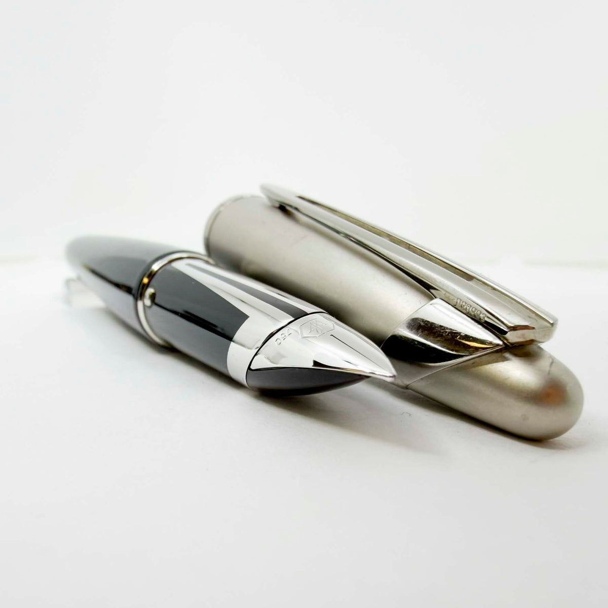 Waterman Edson Black Diamond Fountain Pen - Medium 18kt Gold  Nib - SCARCE!