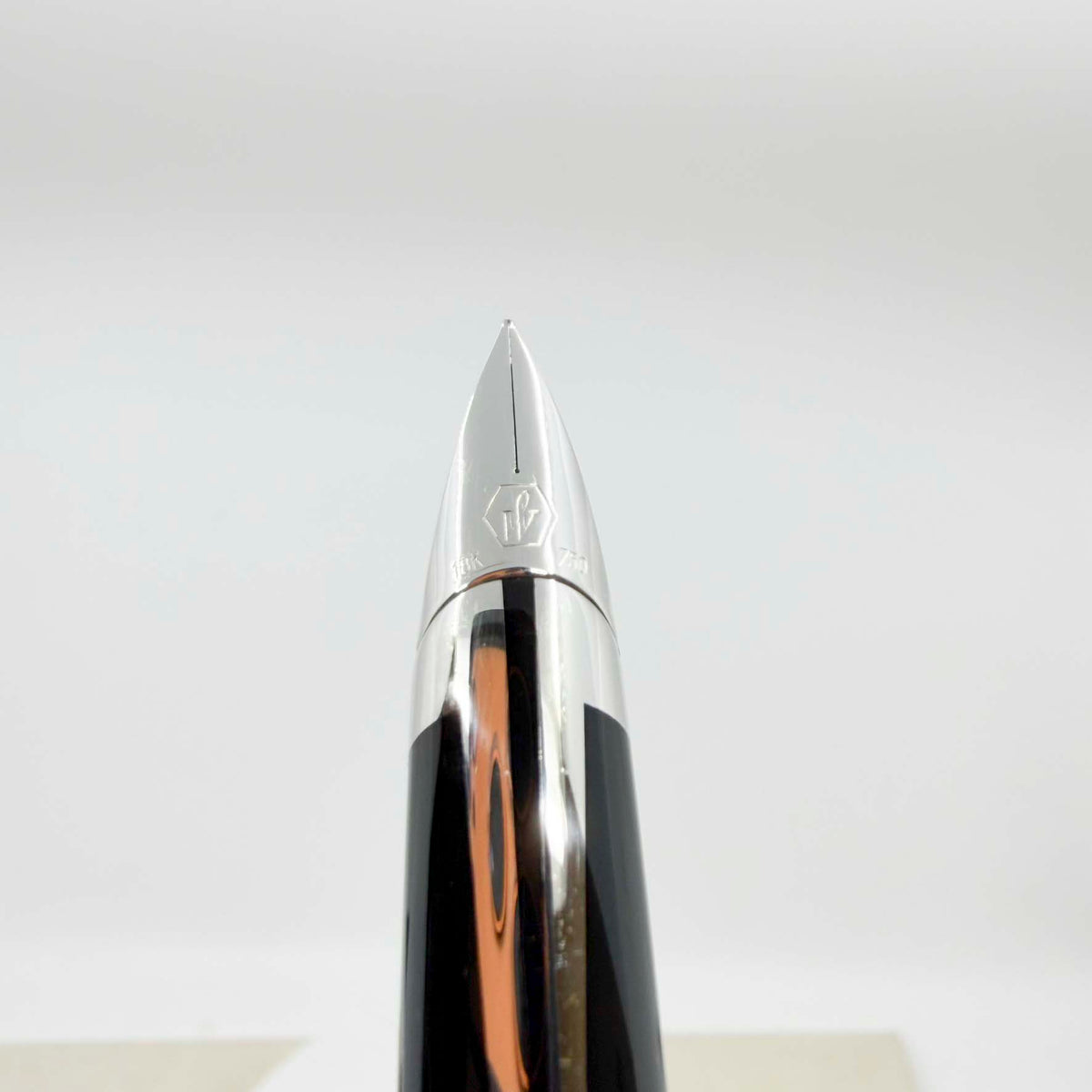 Waterman Edson Black Diamond Fountain Pen - Medium 18kt Gold  Nib - SCARCE!
