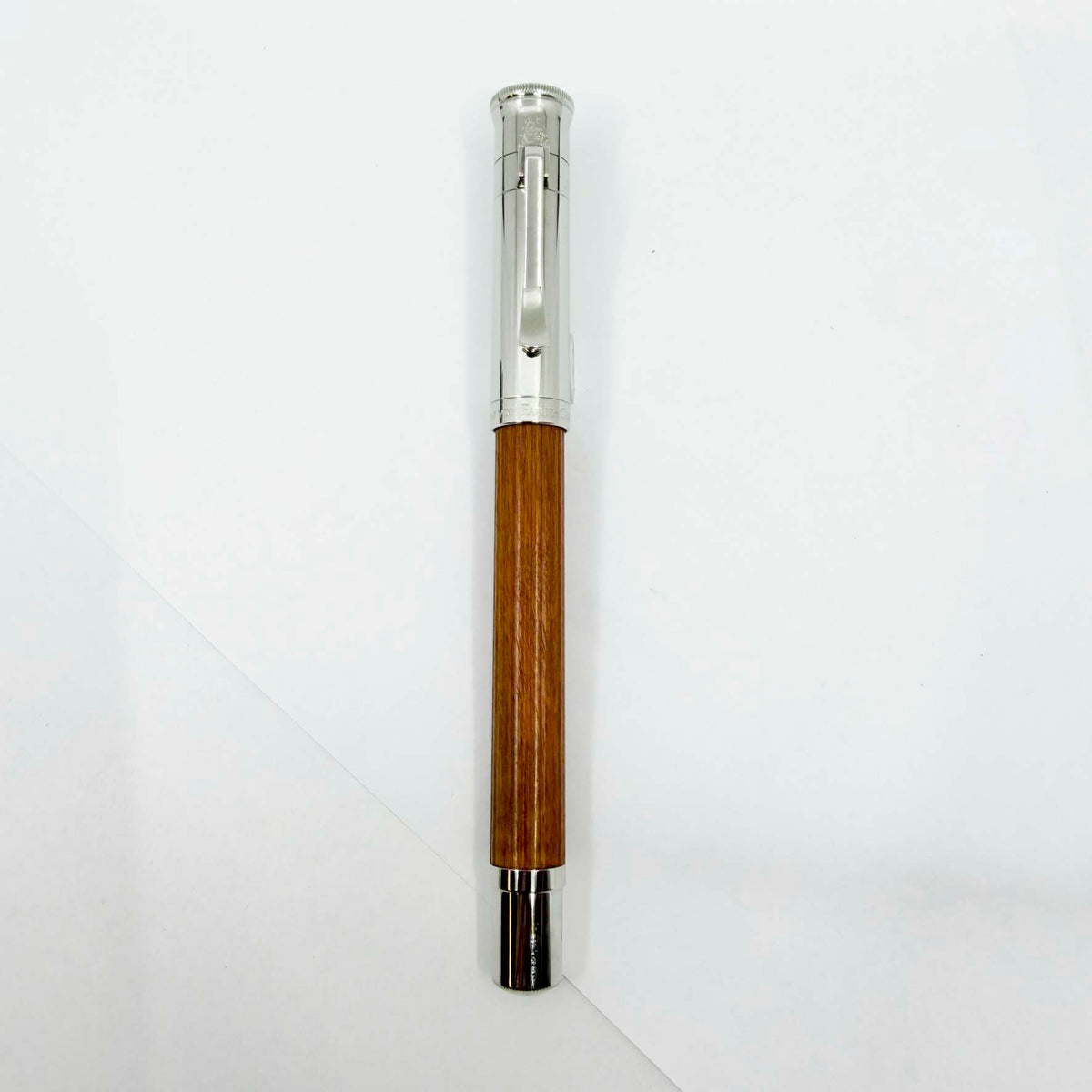 Graf von Faber Castell Classic Pernambuco Fountain Pen - Medium 18kt Gold Nib